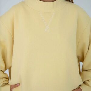 Parke Yellow Mockneck Sweatshirt in Peel size L/XL